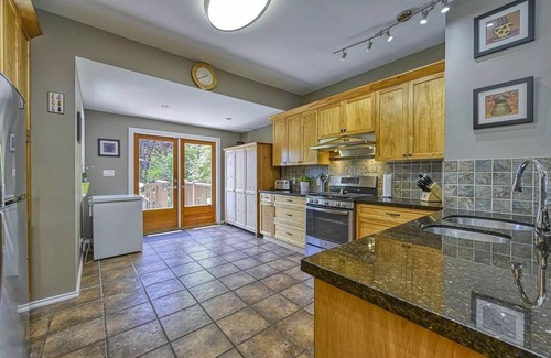 Lower Lonsdale House | 4 Bedroom home in the heart of Lonsdale