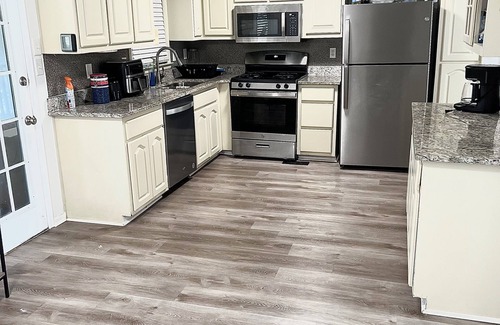 Rex House | 4-bedroom House - Game Table - 20 mins From Airport