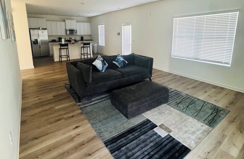 Calera House | 4-bedroom house in charming Timberline Golf neighborhood with pool