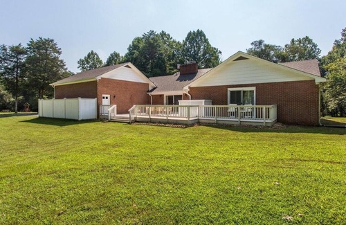 Catharpin House | 4-bedroom house in peaceful Catharpin