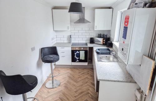 St. Thomas House | 4 Bedroom House near Swansea Marina & City Centre