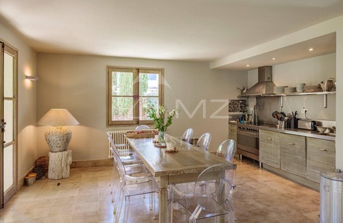 Saint-Tropez House | 4 bedroom house w/airco, 2 parking spaces, pool, 7 min walk to Place des Lices