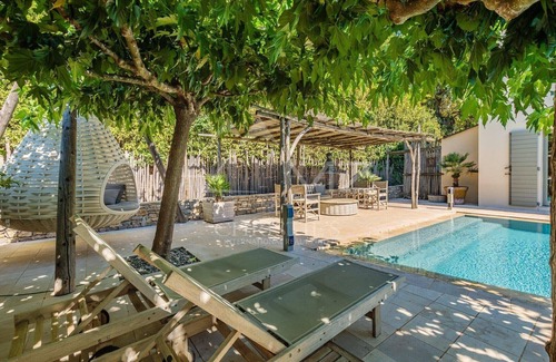 Saint-Tropez House | 4 bedroom house w/airco, 2 parking spaces, pool, 7 min walk to Place des Lices