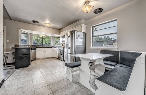 Ardmore House | 4 Bedroom Near Shopping&Eats