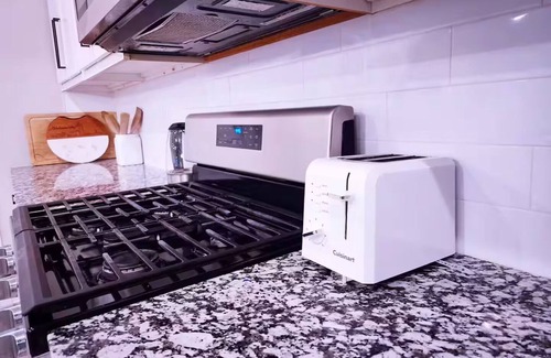 Oklahoma City House | 4-Bedroom New House in OKC with Gym, Fast WiFi, 8 Beds - Sleeps 12, Car Garage