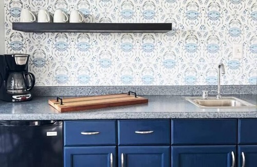 Tilghman House | 4-Bedroom Retreat: Modern, Pet-Friendly