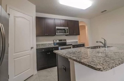 St. Cloud Apartment | 4 Bedroom Single family 420554 by Houzlet