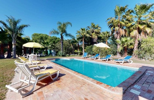 Almancil Villa | 4 bedroom villa with pool on the outskirts of Quinta do lago