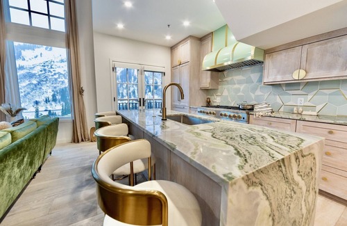 Salt Lake Mountain Resorts House | 4 Bedroom WOW w/heated floors, Ski out access to Snowbird and steam bath.