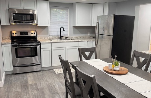 Salem House | 4 bedrooms Sleeps 14