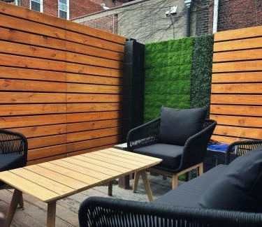 East Allegheny Apartment | 4 BEDS Private Patio Central Modern Stay