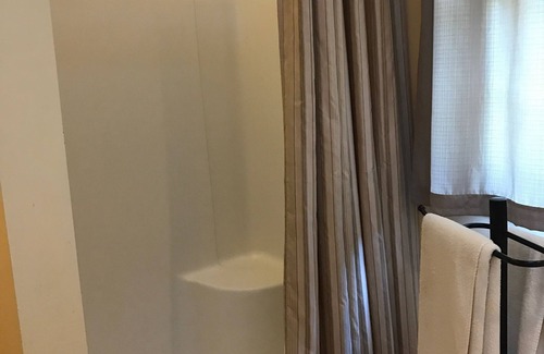 Zenda House | 4 BR, 5 acres property, Luxury Home. The perfect place to Relax.