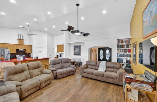 Pahrump House | 4-BR Desert Oasis near Death Valley & Vegas