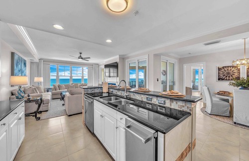 Silver Sands Beach Condo | 4 BR En Soleil Directly on Gulf, 5th floor unit with the best views!