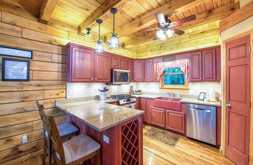 Waynesville House | 4 BR Mountain cabin with beautiful long range views in quiet gated community