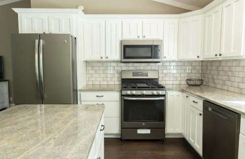 Williamsburg House | 4 BR Renovated Home - Next to Horse Show Pet Friendly