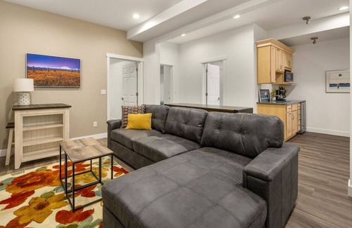 North Star House | 4 BR Spacious Home Next to Trails & Parks