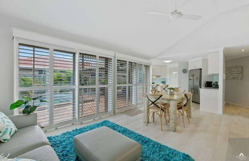 Bokarina House | 4 BRM Family Home with Pool Bokarina