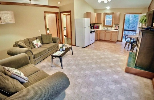 Eureka Springs Cabin | #4 - Cedar Creek Cabins - Giant Spa Tub/Charming 1-bedroom cabin