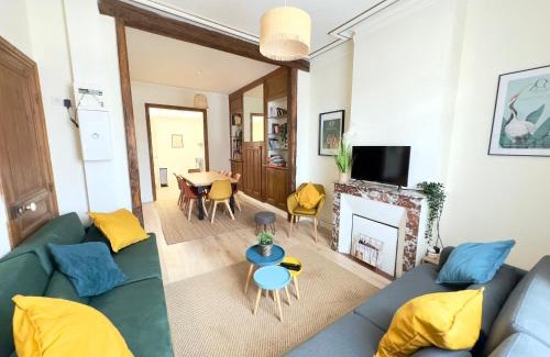 Amiens House | 4 Ch - 10 pers - Grande Maison - Parking - Jardin - BBQ