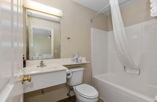 Lake City Hotel | 4 Compact Combined Family Studios