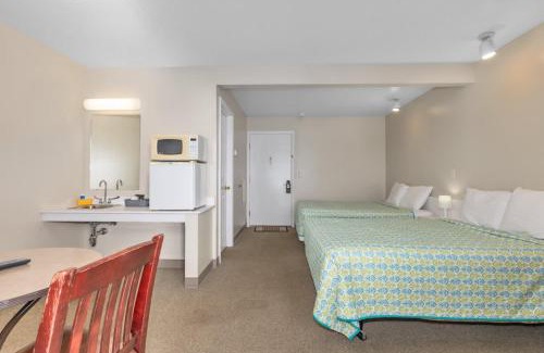 Lake City Hotel | 4 Compact Combined Family Studios