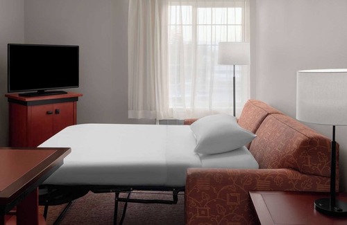 Snail Hotel | 4 Executive Suites | 1 Bed Each | Near Dining & Shopping