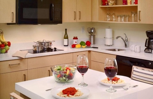 Arrowood Hotel | 4 Extended-Stay Suites Near Charlotte Douglas Airport & Carowinds Amusement Park