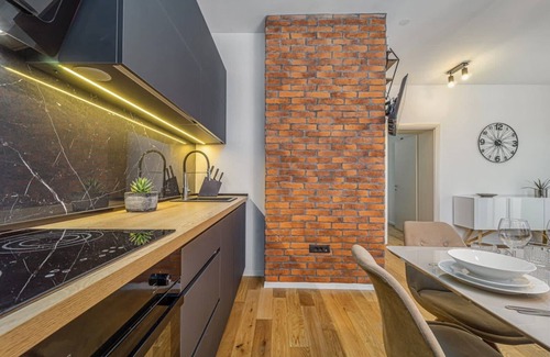 Old Town Condo | 4*Flat in the Heart of the City, Onsite parking, Wifi