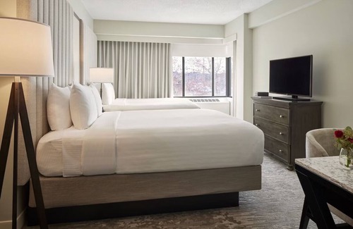 Capitol Hill Hotel | 4 Group Friendly Units w/Kitchenettes | Steps to Historical Landmarks!