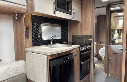 Durham Cabin | 4 Guests - Pet Friendly - Durham Caravan Retreat