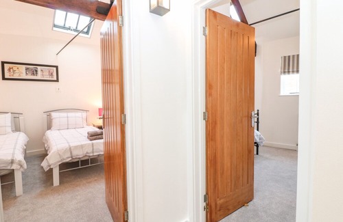 Salisbury Cottage | 4 Holt Court, SALISBURY