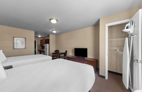 Pleasanton Hotel | 4 Kitchen Suites | Pleasanton, TX Near Downtown