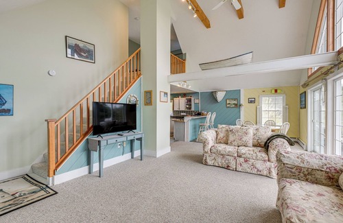Bernard House | 4 Mi to Acadia Trails: Coastal Maine Home w/Deck
