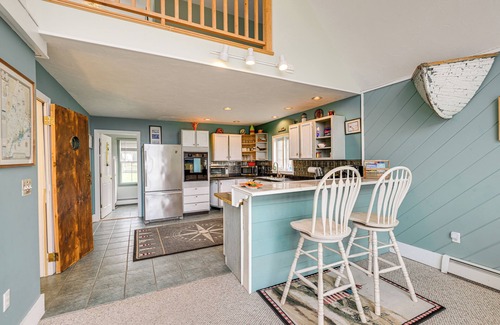 Bernard House | 4 Mi to Acadia Trails: Coastal Maine Home w/Deck