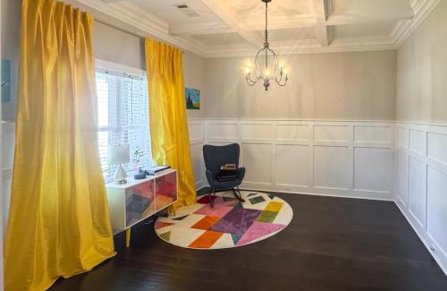 Dothan House | 4 Mi to Dtwn Stylish Home with Large Yard in Dothan