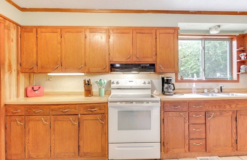 Glidden House | 4 Mi to Gordon Lake: Family Retreat in Glidden!