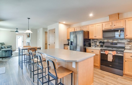 Granby Cabin | 4 Mi to Granby Ranch: Cabin w/Hot Tub Access!