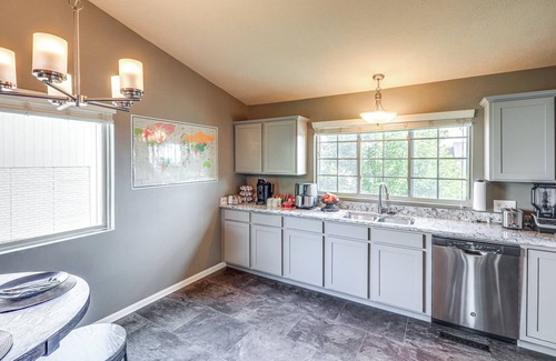 LaPlatte I House | 4 Mi to Offutt AFB - Family Home in Omaha Suburbs!