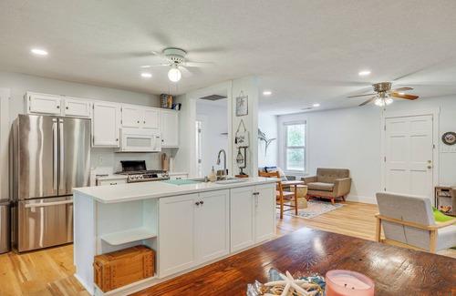 Morehead City Cottage | 4 Mi to Radio Island Beach: Family Cottage