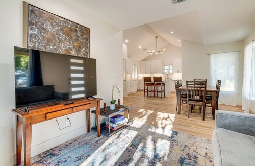 Highland House | 4 Mi to UT Austin: Bright & Modern Family Home