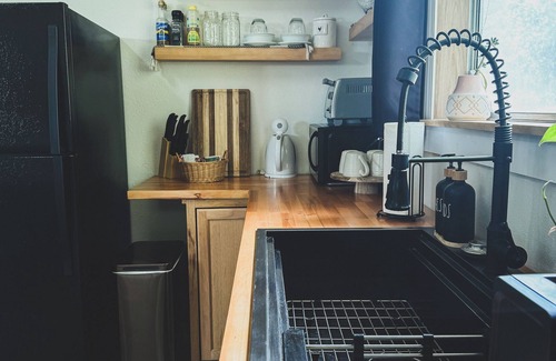 Salmon Other | 4 Miles to Goldbug Hot Springs Adventure Cabin with Mountain Views