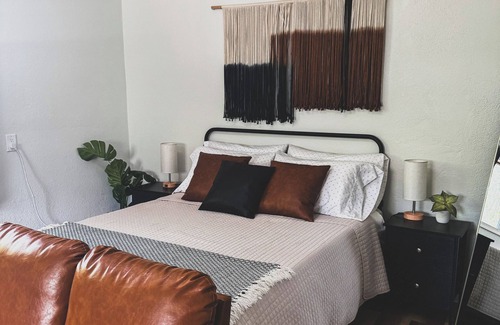 Salmon Other | 4 Miles to Goldbug Hot Springs Adventure Cabin with Mountain Views