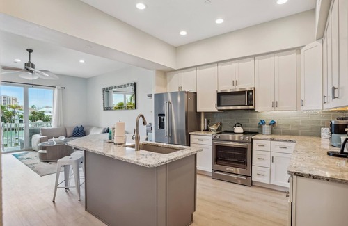 Clearwater Beach Villa | 4 min Walk to Beach, Pool, Private Roof Deck, Hot Tub, Ping Pong