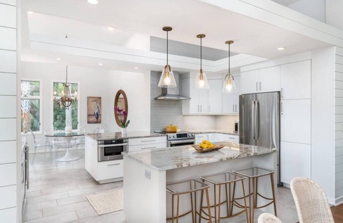 Vanderhorst Plantation House | 4 Minute Walk to the Beach with Pool