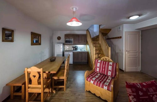 Abries Apartment | 4-room duplex apartment sleeps 10