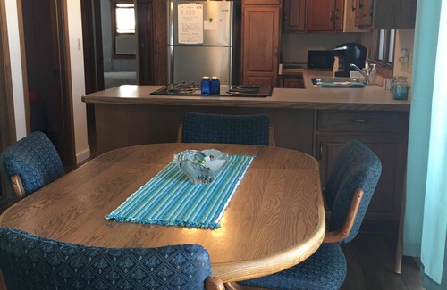 Hayward House | 4 Season-3bed-2bath on Round Lake, close to Birkie and right on snowmobile trail