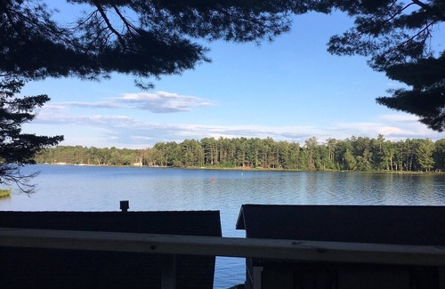 Hayward House | 4 Season-3bed-2bath on Round Lake, close to Birkie and right on snowmobile trail