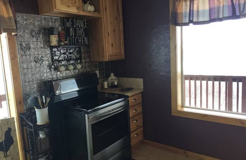Cora Cabin | 4 Seasons Lodge Year Round Outdoor Mountain Paradise! In Beautiful Cora Wyoming.