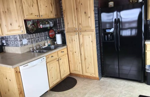 Cora Cabin | 4 Seasons Lodge Year Round Outdoor Mountain Paradise! In Beautiful Cora Wyoming.